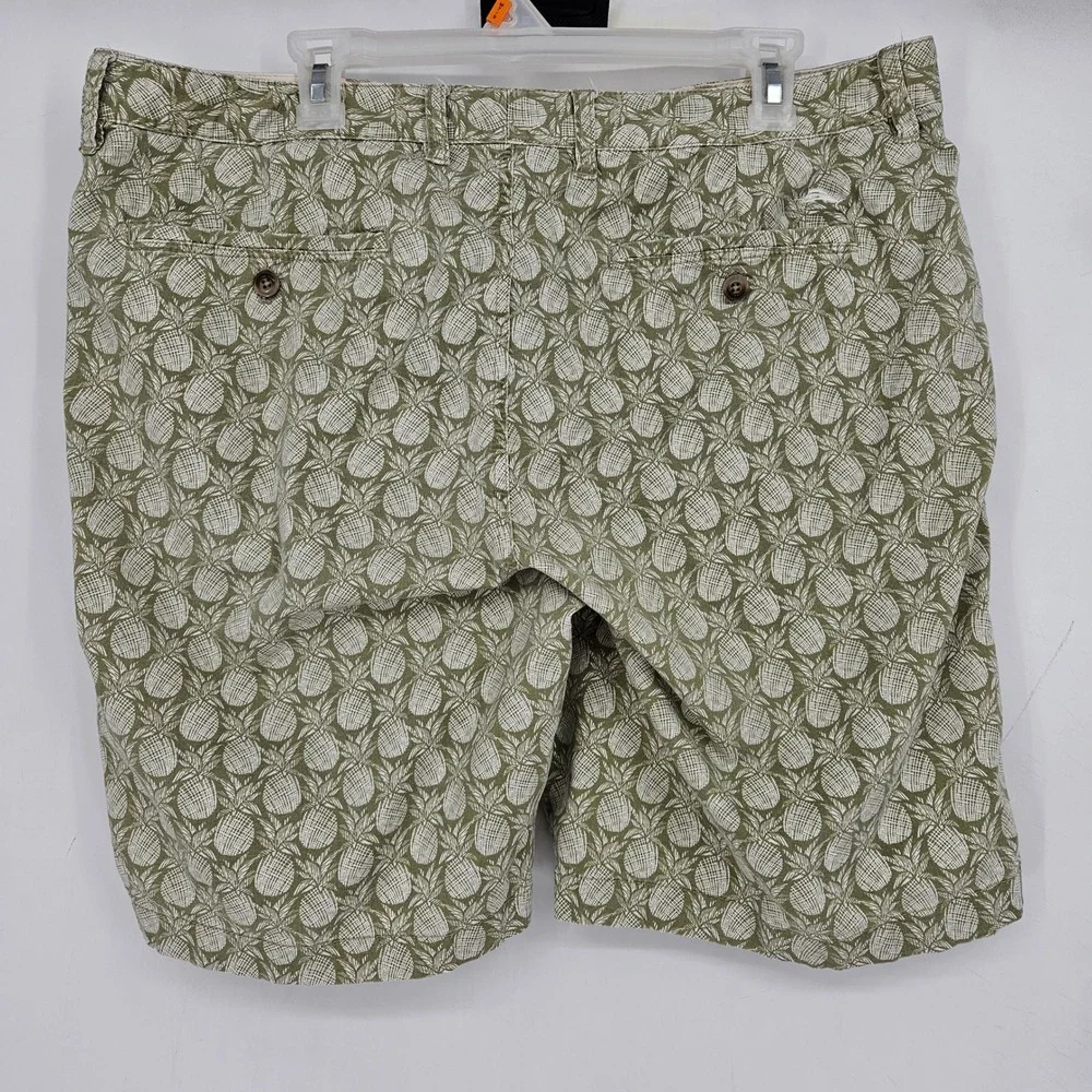Tommy Bahama Shorts Mens 38 Chino Front‎ Casual Preppy Pineapples AOP